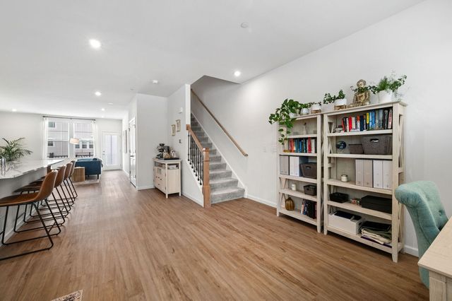 137 Yorktown Court, Libertyville, IL 60048