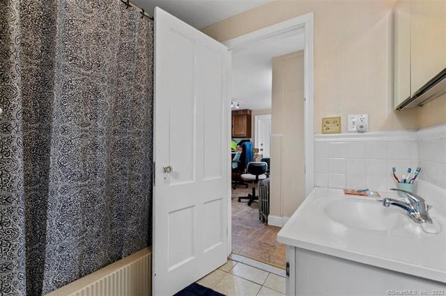 300 Humphrey Street 2, New Haven, CT 06511