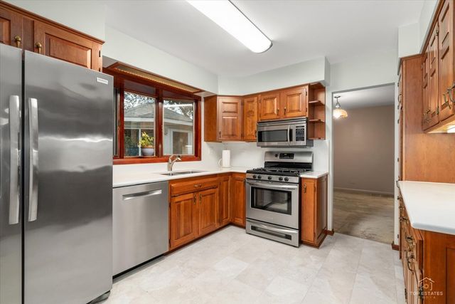 1340 E Rosita Drive, Palatine, IL 60074
