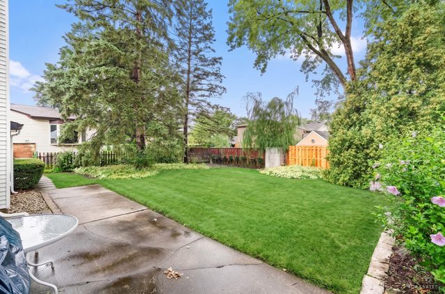 1340 E Rosita Drive, Palatine, IL 60074