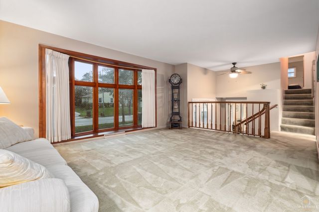 1340 E Rosita Drive, Palatine, IL 60074