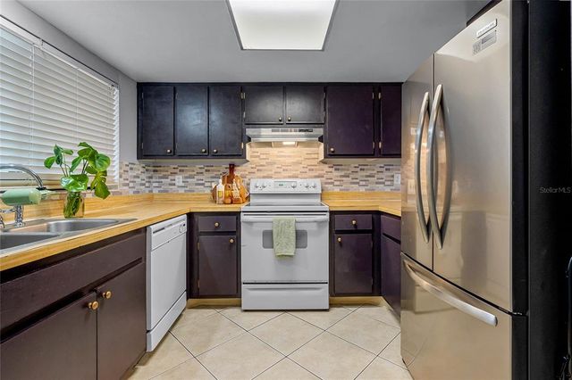 1052 LOTUS COVE COURT 743, Altamonte Springs, FL 32714