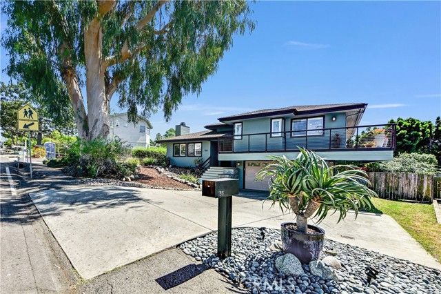 1351 Forest Avenue, Carlsbad, CA 92008