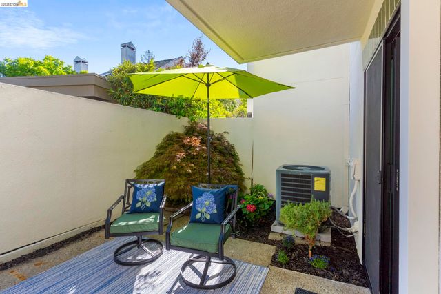 57 Mozden Ln, Pleasant Hill, CA 94523