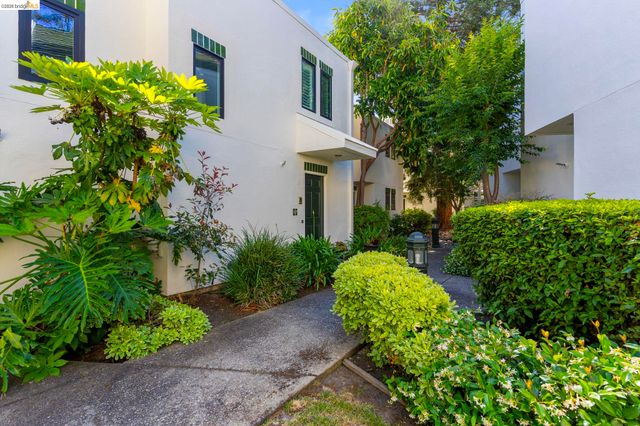 57 Mozden Ln, Pleasant Hill, CA 94523