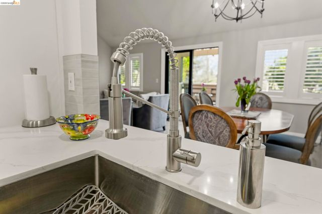 57 Mozden Ln, Pleasant Hill, CA 94523