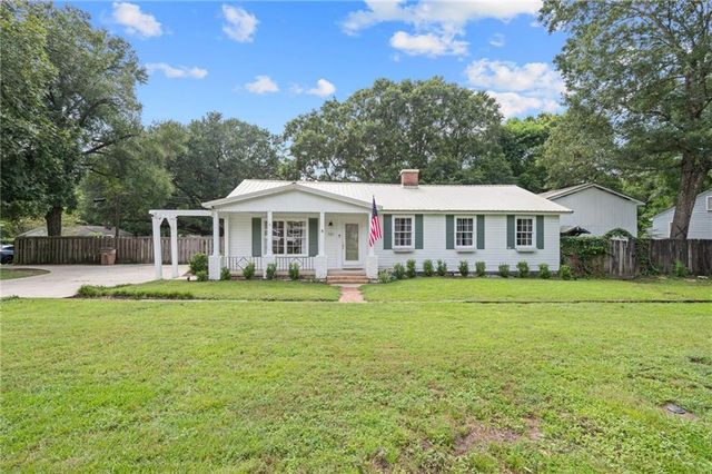 101 Overhill Road, Mobile, AL 36608