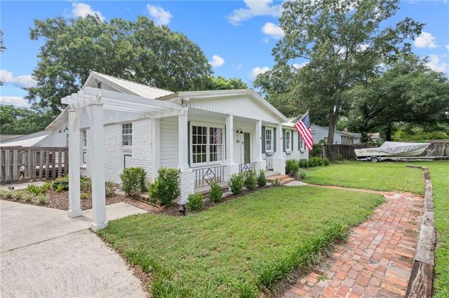 101 Overhill Road, Mobile, AL 36608