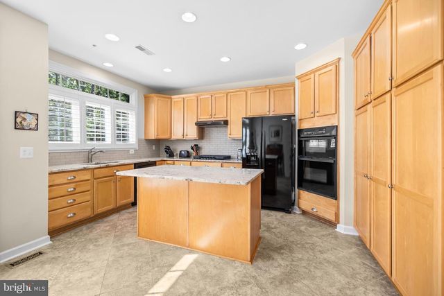 5274 POCOSIN LN, Alexandria, VA 22304