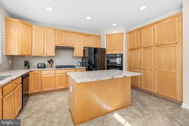 5274 POCOSIN LN, Alexandria, VA 22304