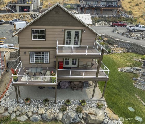 585 Entiat Place, Orondo, WA 98843