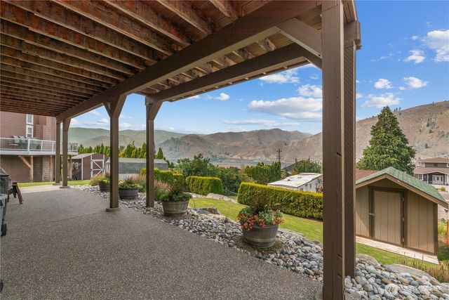 585 Entiat Place, Orondo, WA 98843