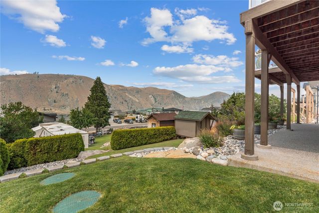 585 Entiat Place, Orondo, WA 98843