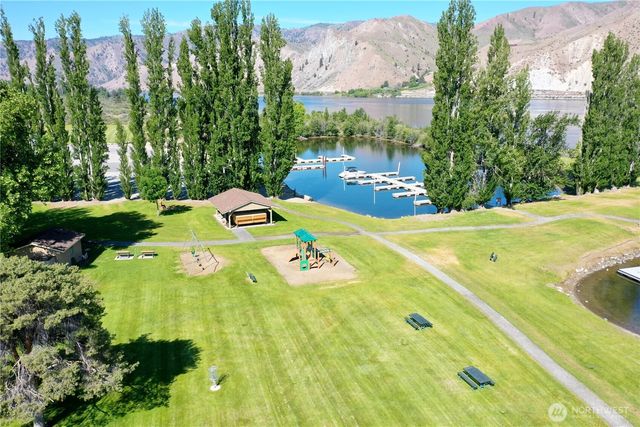 585 Entiat Place, Orondo, WA 98843