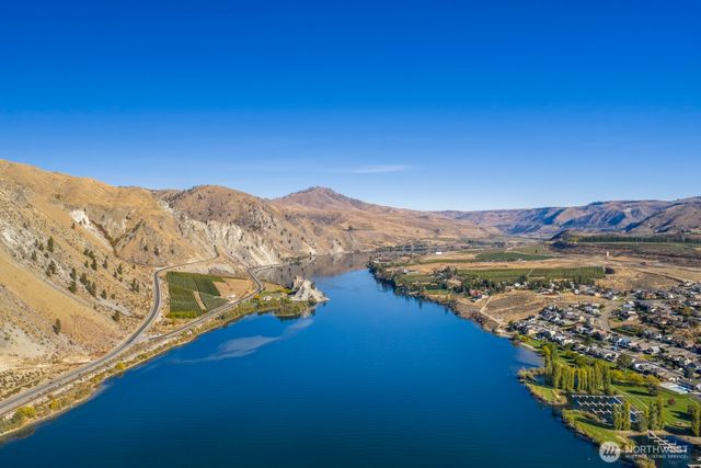 585 Entiat Place, Orondo, WA 98843