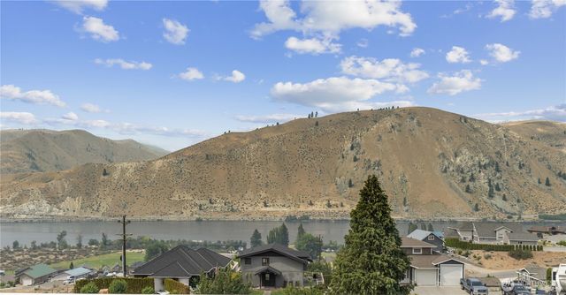 585 Entiat Place, Orondo, WA 98843
