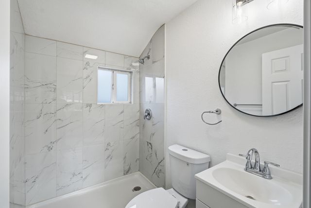 1101 N Conyer Street, Visalia, CA 93291