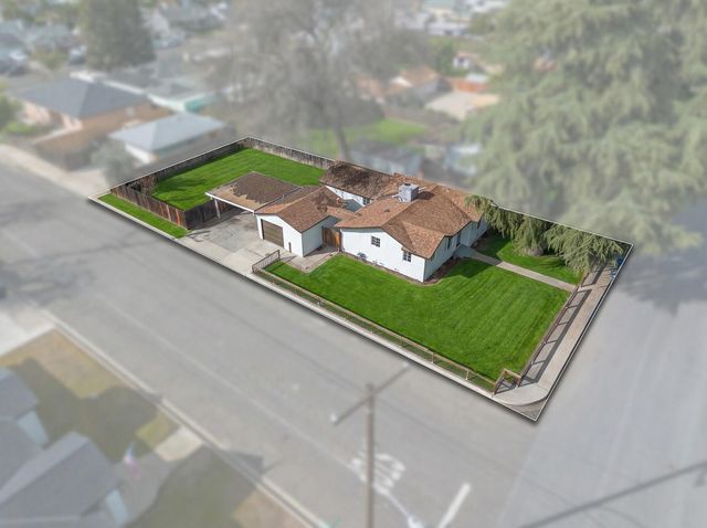 1101 N Conyer Street, Visalia, CA 93291