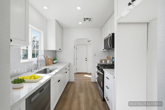 1101 N Conyer Street, Visalia, CA 93291