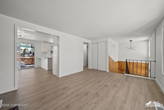 1605 Dolina Circle, Anchorage, AK 99508