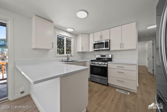 1605 Dolina Circle, Anchorage, AK 99508