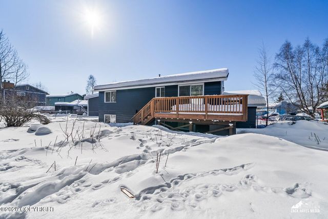 1605 Dolina Circle, Anchorage, AK 99508