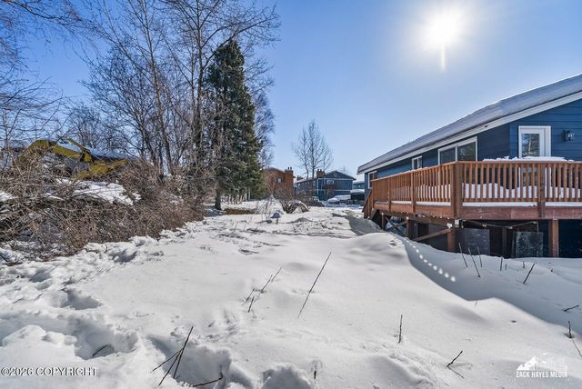 1605 Dolina Circle, Anchorage, AK 99508