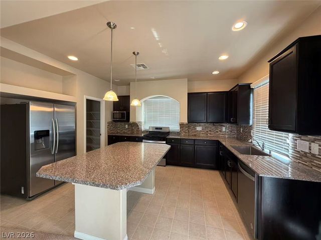 8105 Discovery Point Street, Las Vegas, NV 89139