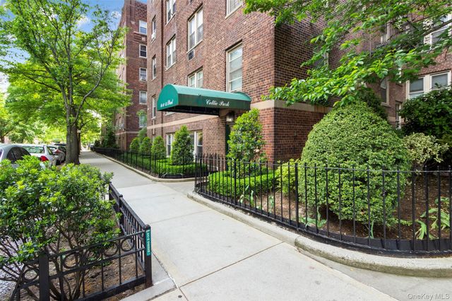 48-42 44th Street 4J, Woodside, NY 11377