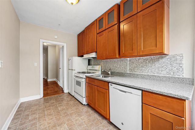 48-42 44th Street 4J, Woodside, NY 11377