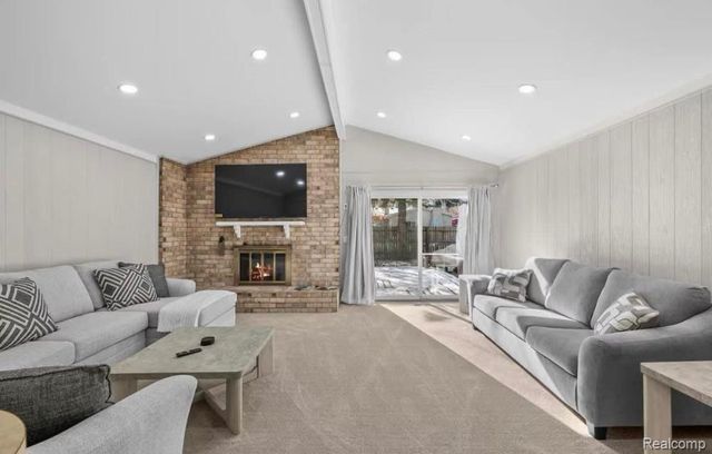 2256 Niagara Drive, Troy, MI 48083