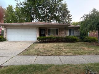 2256 Niagara Drive, Troy, MI 48083