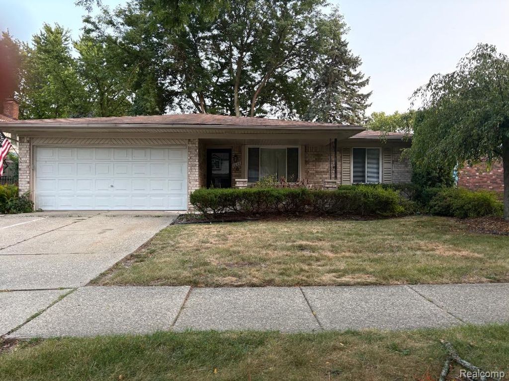 2256 Niagara Drive, Troy, MI 48083