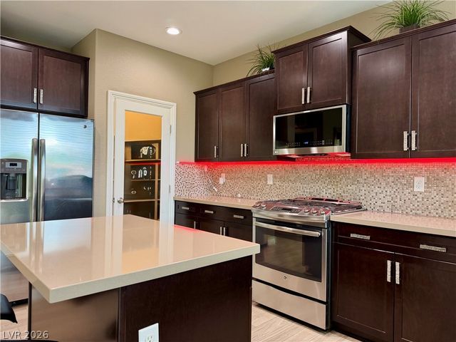 7025 Solana Ridge Drive, North Las Vegas, NV 89084