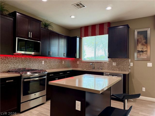 7025 Solana Ridge Drive, North Las Vegas, NV 89084