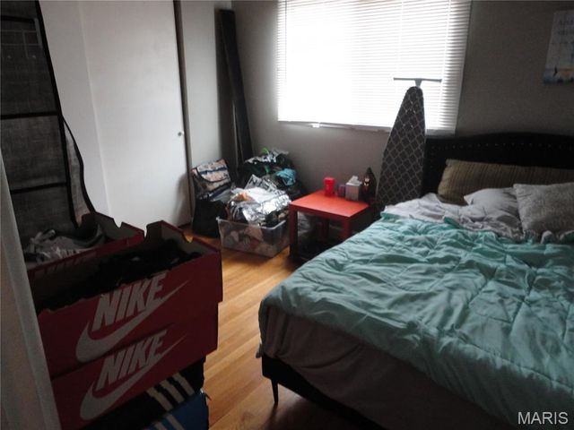 2240 Windsor Drive, St Louis, MO 63033