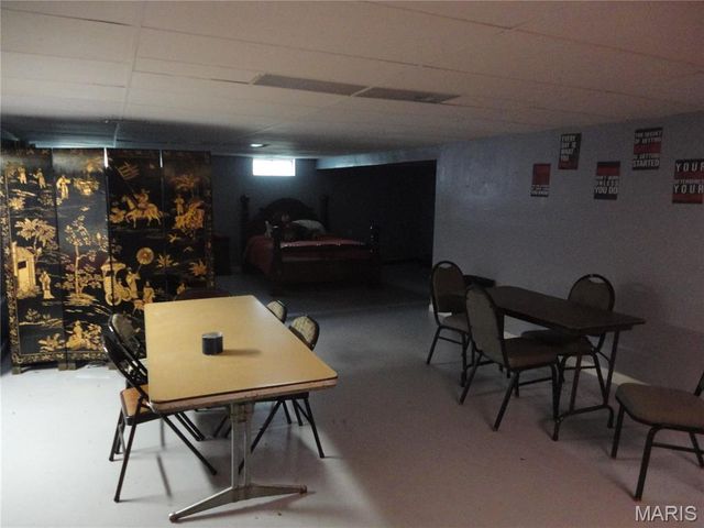 2240 Windsor Drive, St Louis, MO 63033
