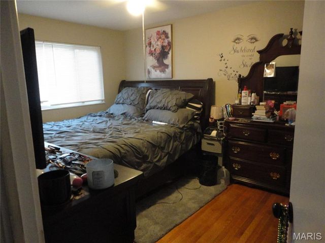 2240 Windsor Drive, St Louis, MO 63033