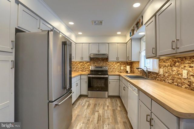 102 FAIRWAY DRIVE, Mechanicsburg, PA 17055