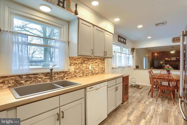 102 FAIRWAY DRIVE, Mechanicsburg, PA 17055