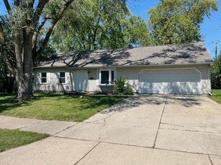 929 Southbridge Drive, Aurora, IL 60506
