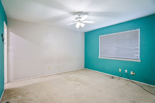 745 Oakland Street, Grand Prairie, TX 75052
