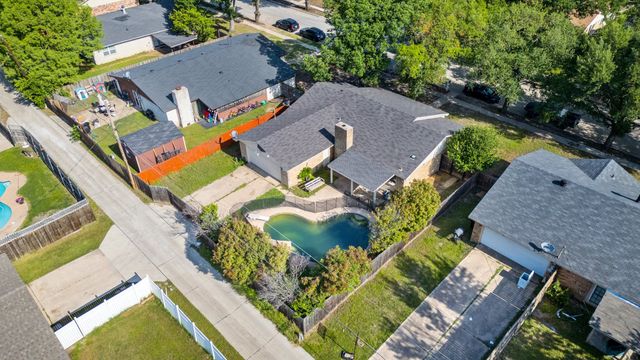 745 Oakland Street, Grand Prairie, TX 75052