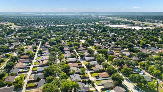 745 Oakland Street, Grand Prairie, TX 75052