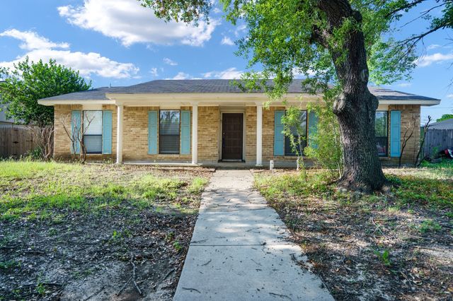 745 Oakland Street, Grand Prairie, TX 75052