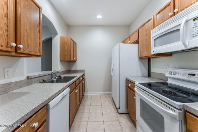 7990 BAYMEADOWS Road 1015, Jacksonville, FL 32256