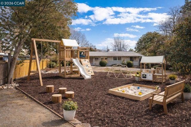 1439 Toyon Dr, Concord, CA 94520