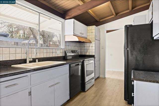 1439 Toyon Dr, Concord, CA 94520