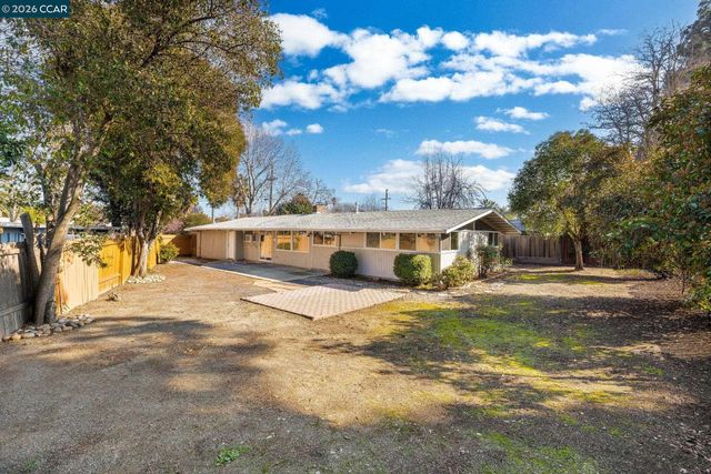 1439 Toyon Dr, Concord, CA 94520