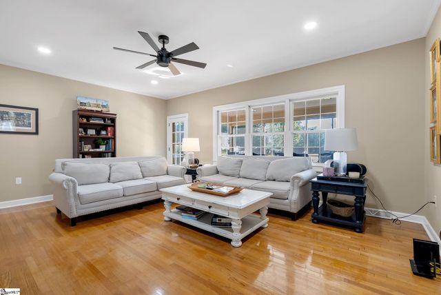 307 S. Broad Street, Clinton, SC 29325